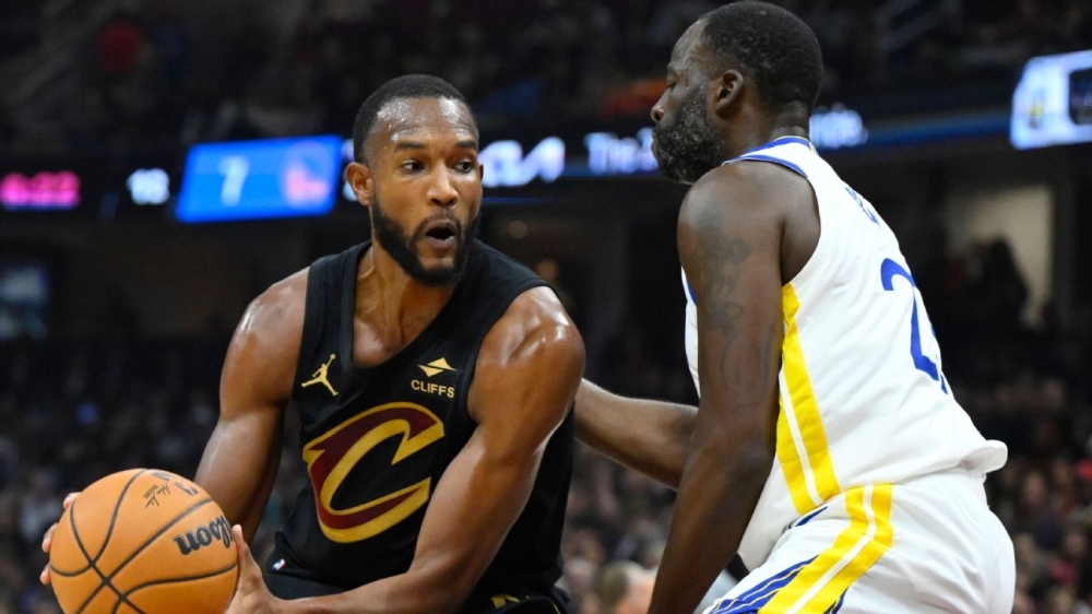 Cavaliers' Evan Mobley headlines NBA's All-Defensive Team 1 | ASL
