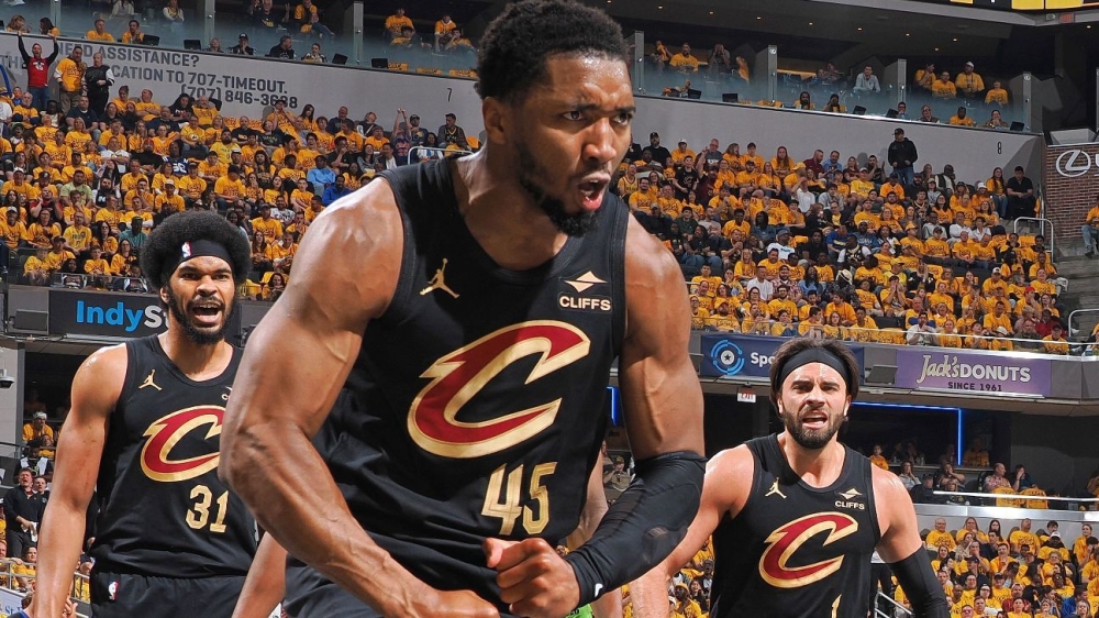 Banged-up Cavs get tough, top Pacers in 'now or never' Game 3 1 | ASL