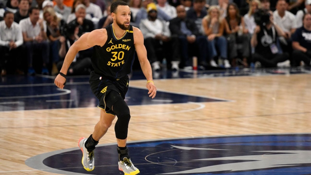 Sources: Stephen Curry (hamstring) set to miss at least a week 1 | ASL