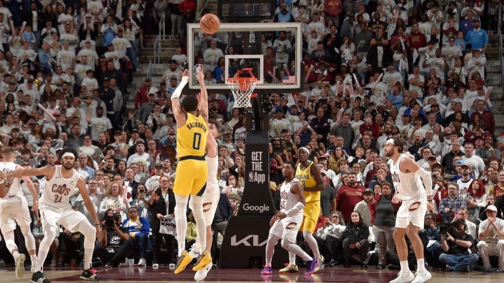 Pacers stun Cavaliers with furious rally in final minute 1 | ASL