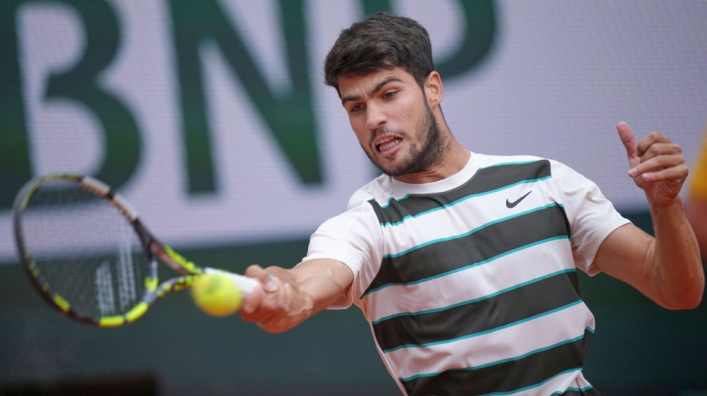 Carlos Alcaraz begins French Open title defense with victory 1 | ASL