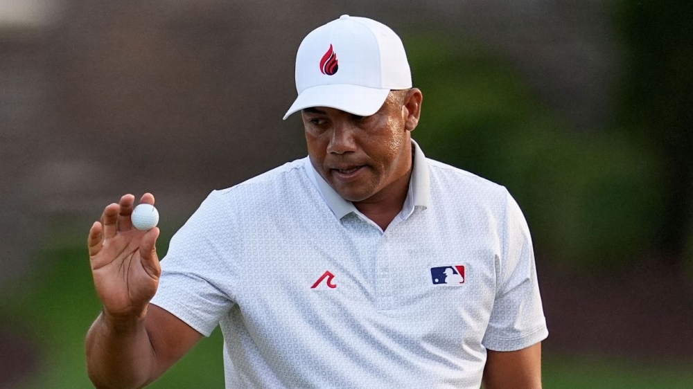 PGA has strong field and big surprise: Jhonattan Vegas leads at 64 as stars fail to shine 1 | ASL