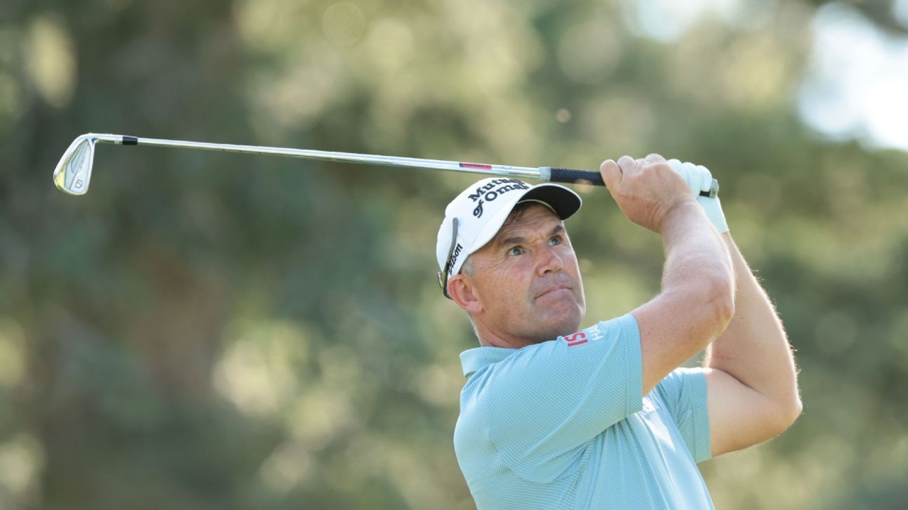 Padraig Harrington, Mark Hensby tied for U.S. Senior Open lead 1 | ASL