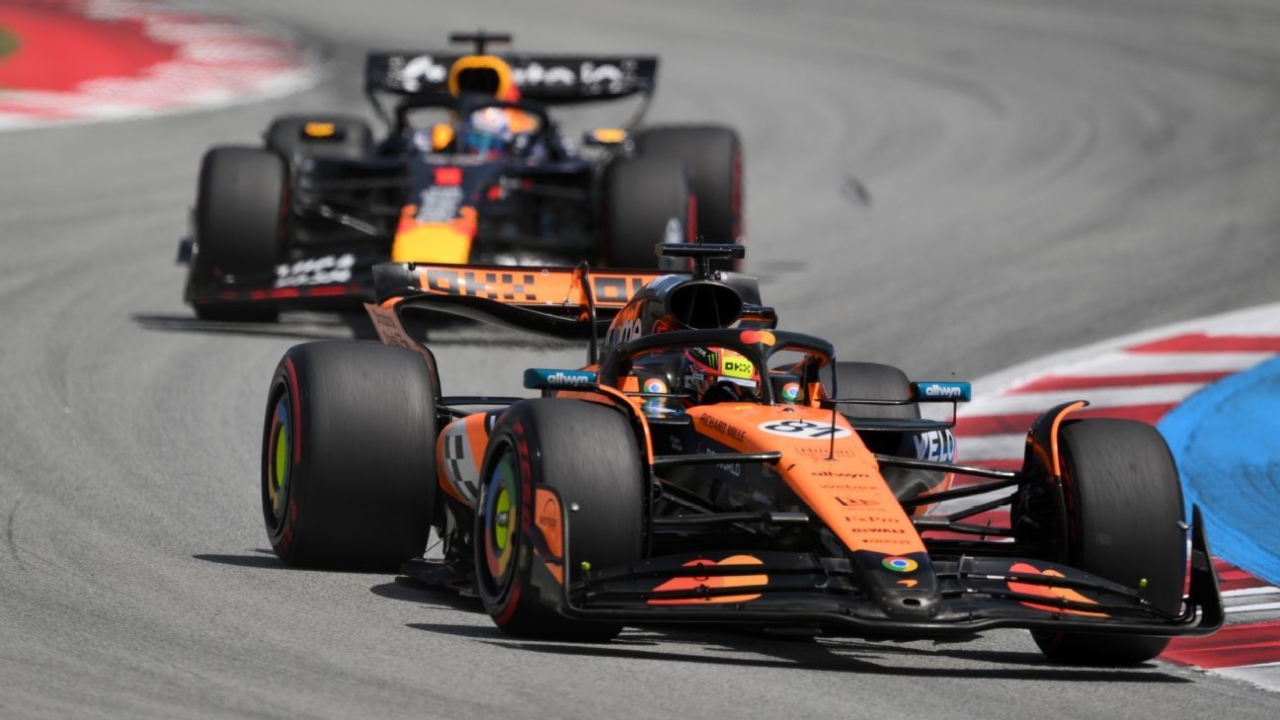 Spanish Grand Prix: Follow LIVE as Oscar Piastri reclaims lead from Max Verstappen 1 | ASL