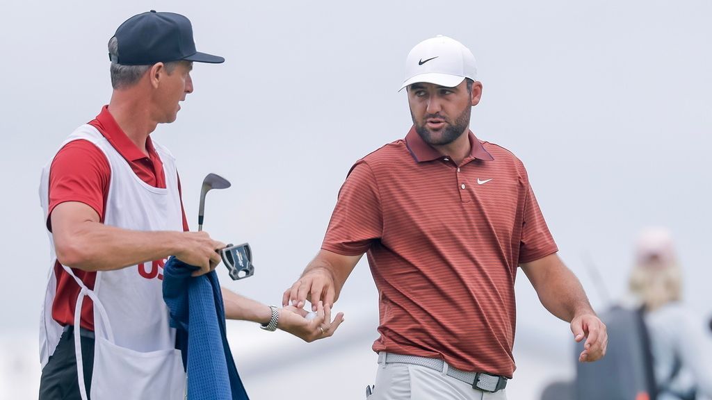 Scottie Scheffler admits 'battling' to find swing at U.S. Open 1 | ASL