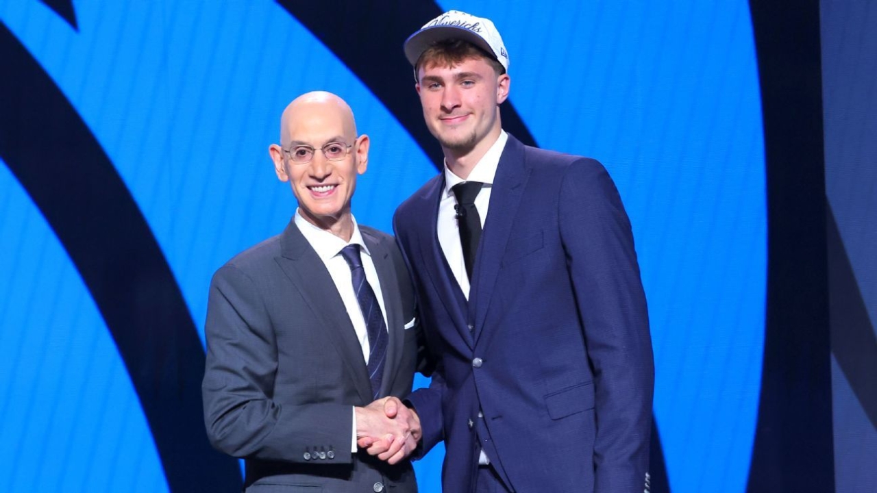 No. 1 pick Cooper Flagg receives warm welcome to Dallas 1 | ASL