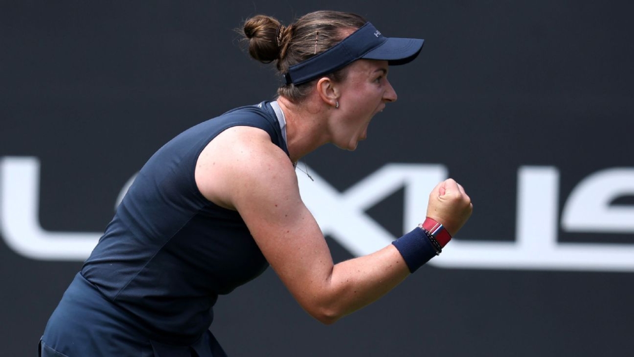 Krejcikova saves match points again to survive in Eastbourne 1 | ASL