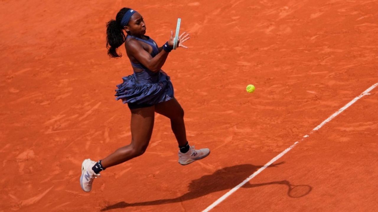 Coco Gauff in quarters again; Pegula ousted by French wild card 1 | ASL