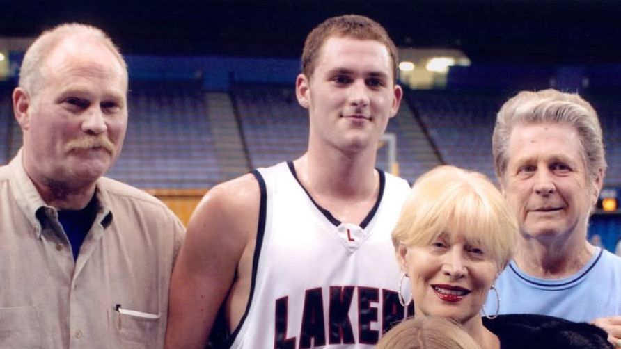 Kevin Love pays homage to Beach Boys co-founder Brian Wilson 1 | ASL
