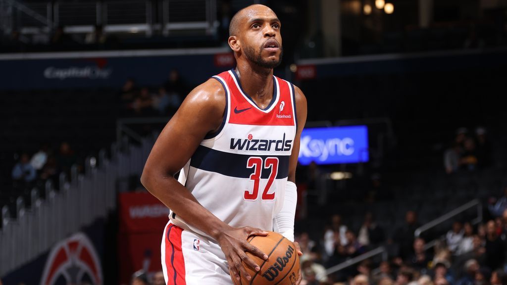 Sources - Wizards' Khris Middleton picks up $33.3M option 1 | ASL