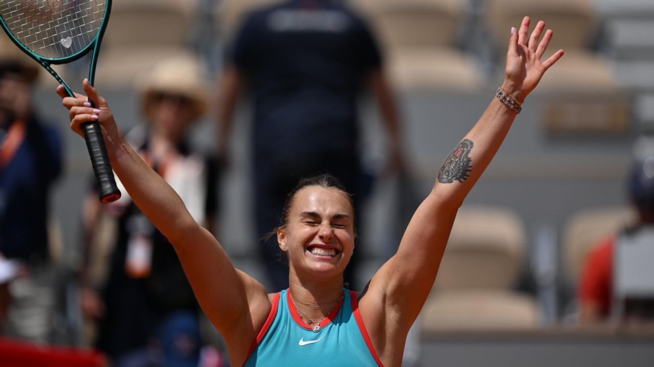Aryna Sabalenka beats Zheng Qinwen to reach French Open semis 1 | ASL