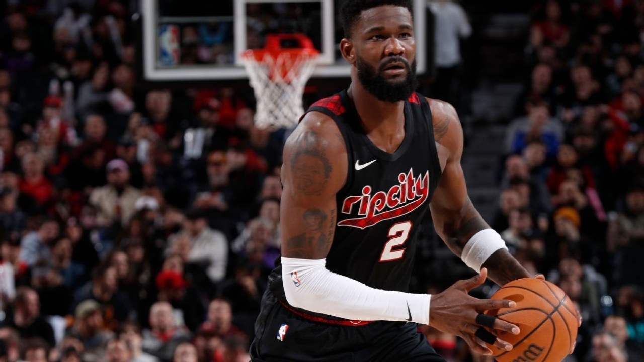 Sources -- Lakers reach agrement with center Deandre Ayton 1 | ASL