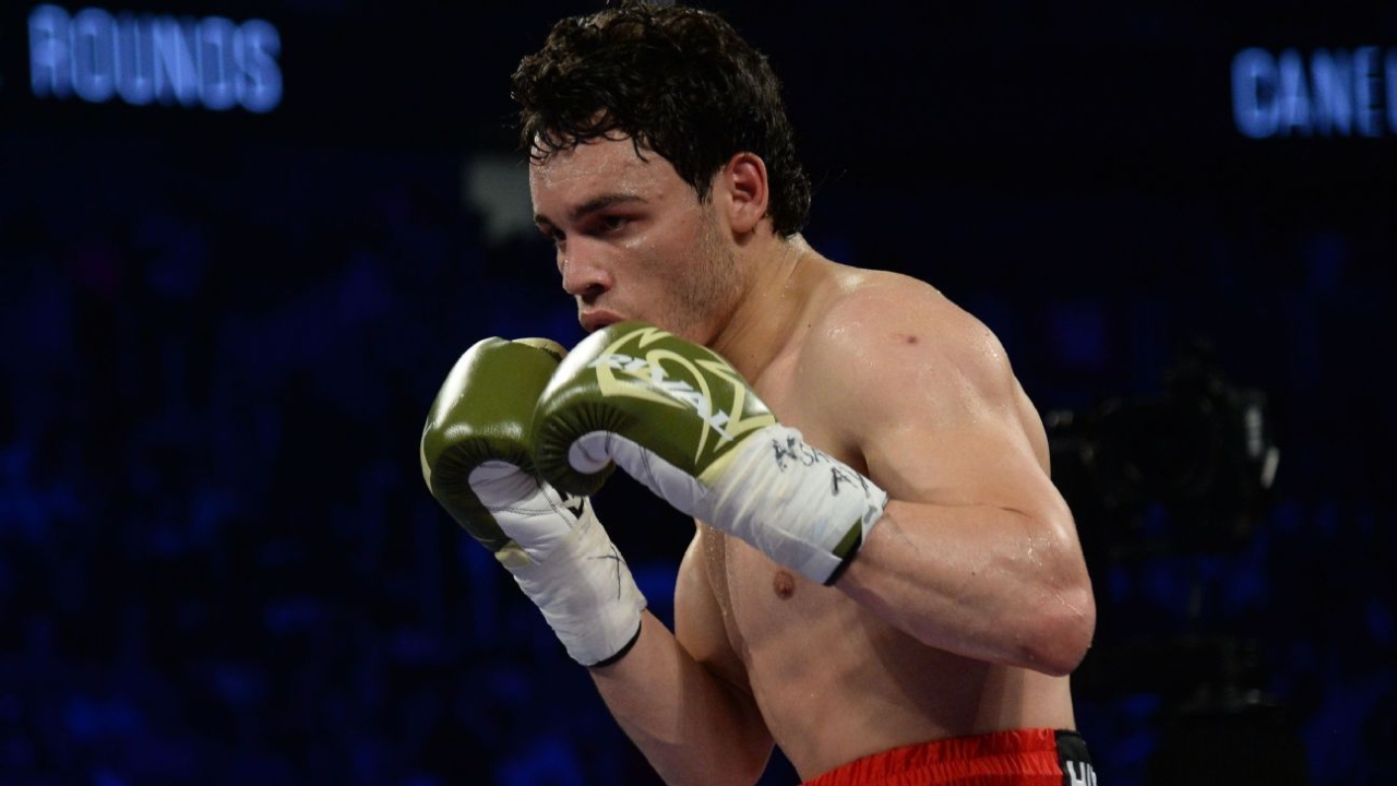 U.S. immigration officers arrest boxer Julio Cesar Chavez Jr. 1 | ASL