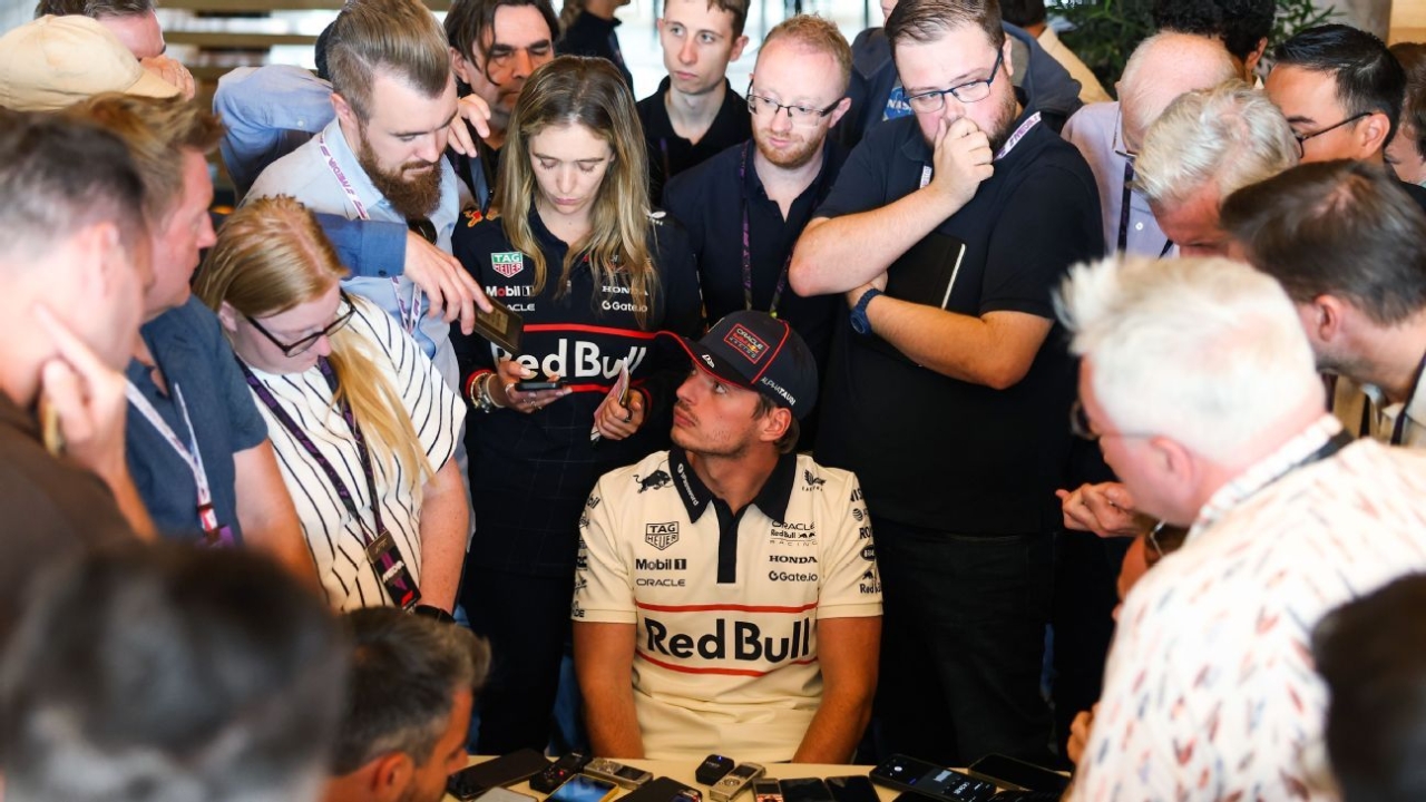 Max Verstappen refuses to be drawn over Mercedes speculation 1 | ASL