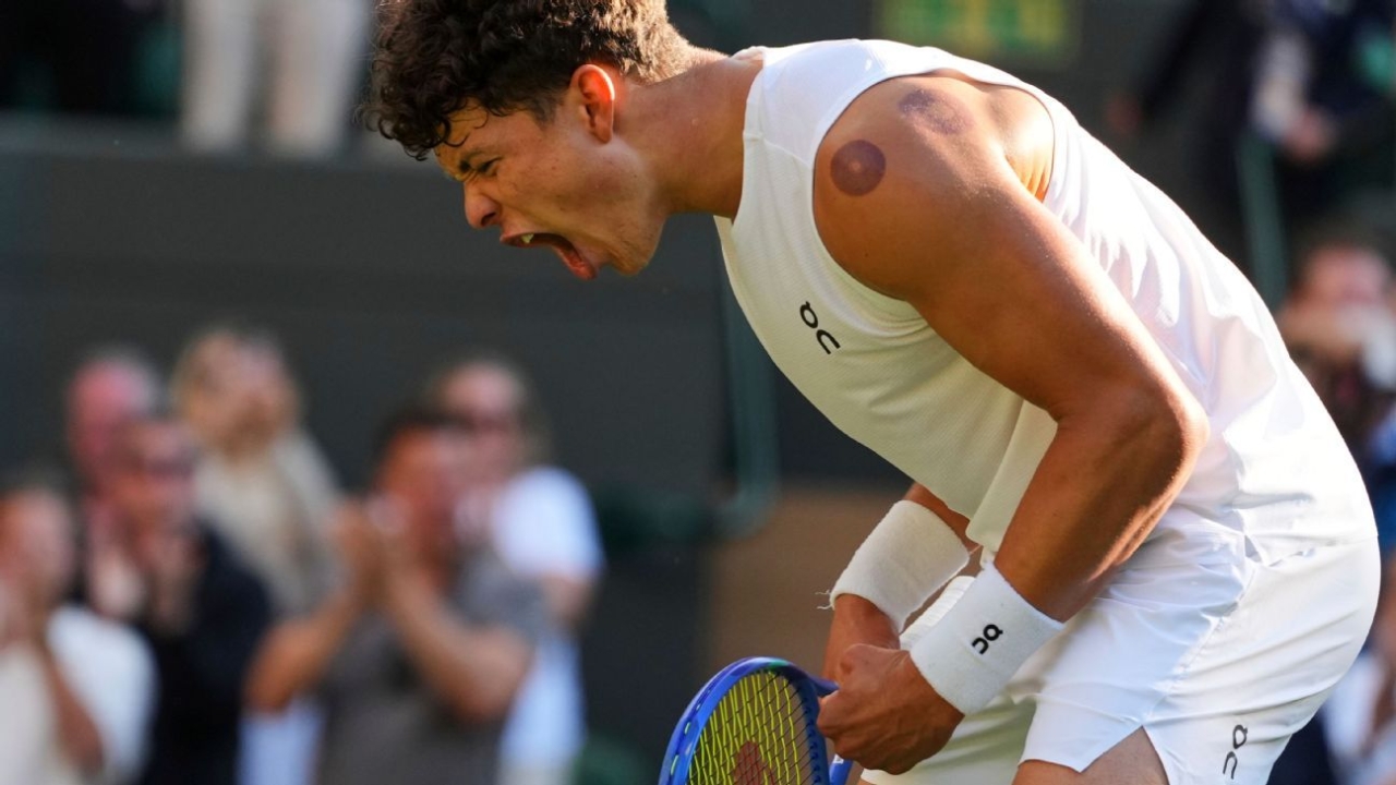 American Ben Shelton reaches first Wimbledon quarterfinal 1 | ASL
