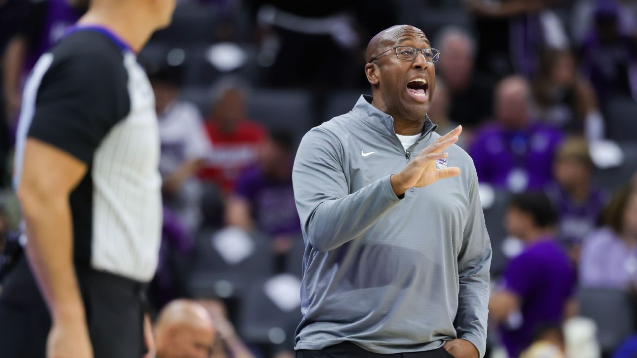 Knicks hire Mike Brown - How New York looks different in 2025-26 1 | ASL