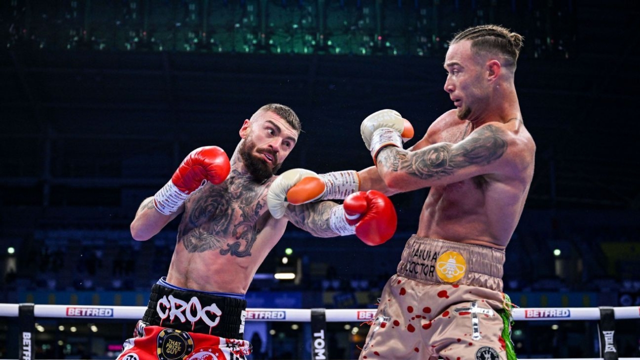 Crocker beats Donovan, becomes welterweight world champ 1