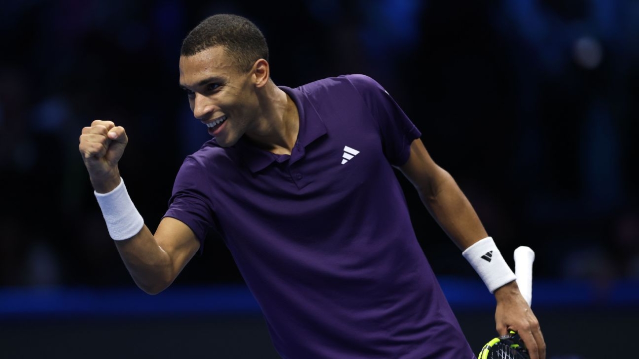 Auger-Aliassime makes semis at ATP Finals; Sinner stays perfect 2