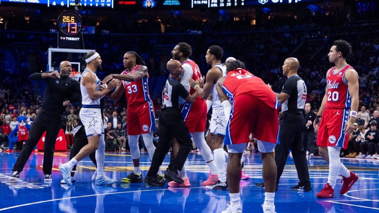 Suggs tossed, 4 others get technical fouls in Magic-Sixers tiff 1