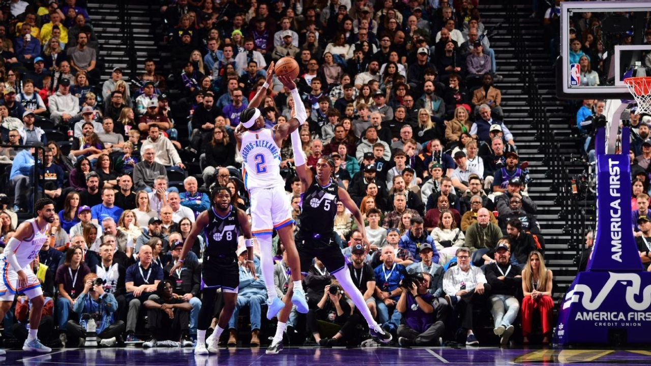 Thunder score 22 straight points in huge 3rd quarter to rout Jazz 1