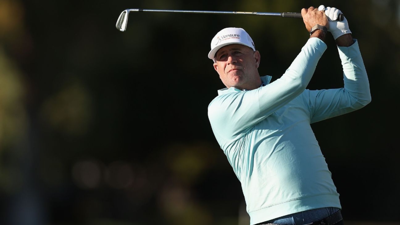 Stewart Cink storms to 1-shot Schwab lead after bogey-free round 2