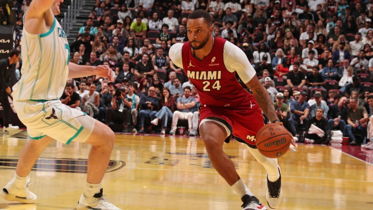 Heat set franchise record with 53-point 1st quarter, hammer Hornets 1
