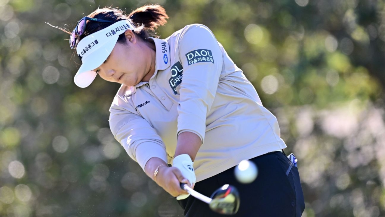Haeran Ryu shoots 64 to take first-round lead at The Annika 2