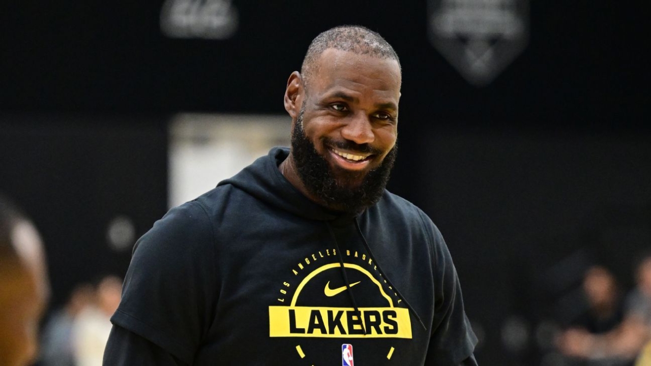 LeBron James on track to practice with Lakers' G League team 1