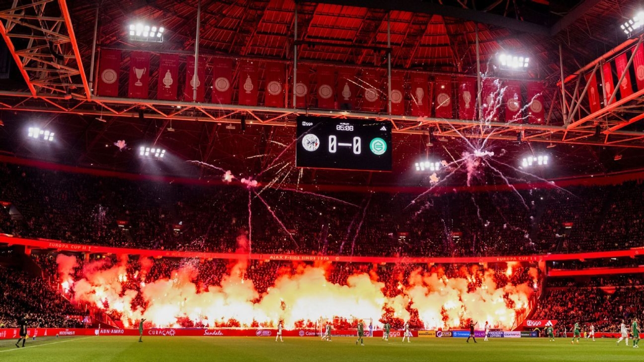 Ajax match abandoned after fireworks, flares set off in stands 1