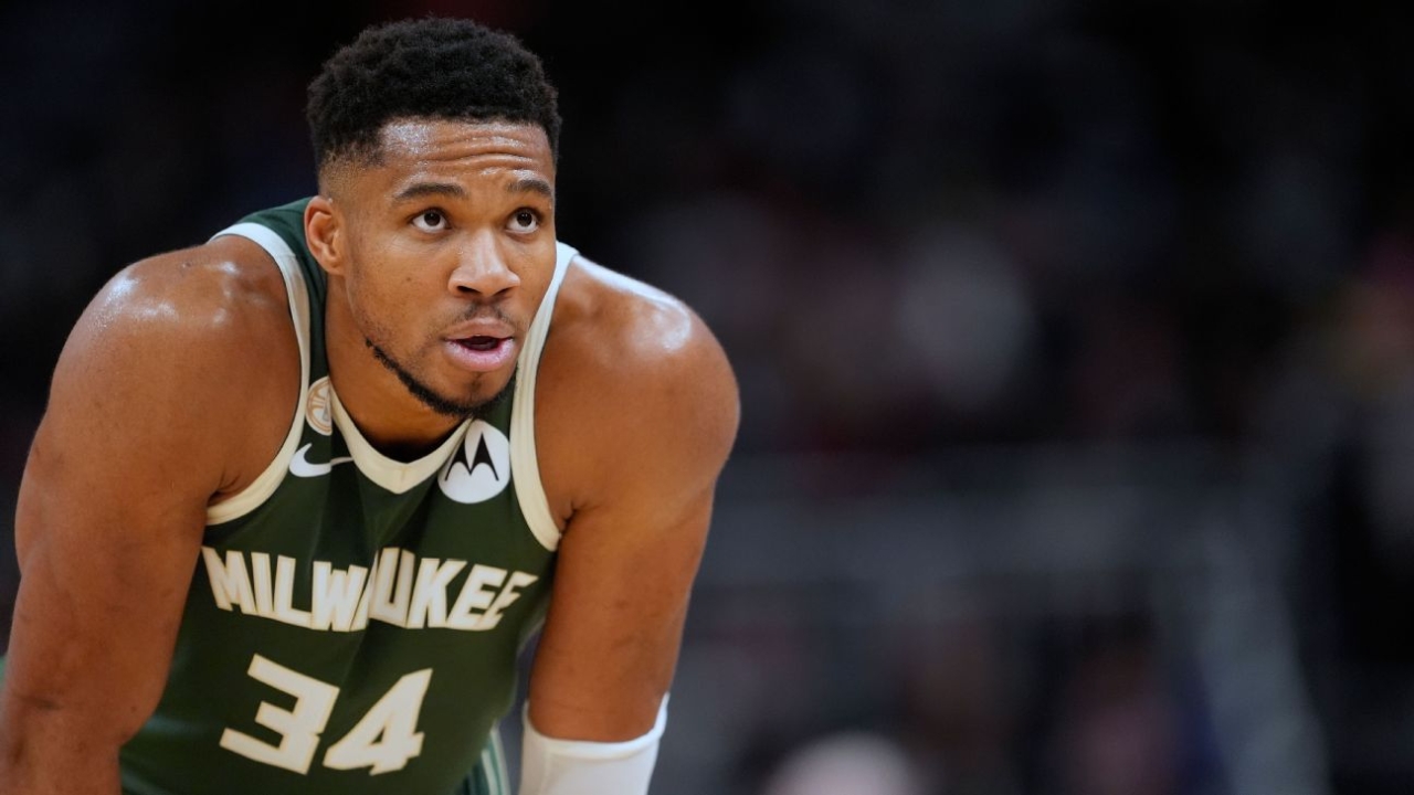 Bucks' Antetokounmpo returns from strained groin vs. Knicks 1