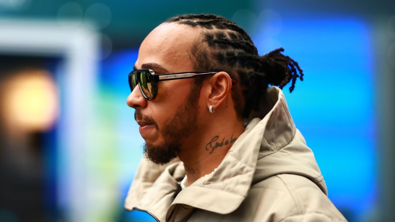 Lewis Hamilton dismisses need for Ferrari contract talks 1