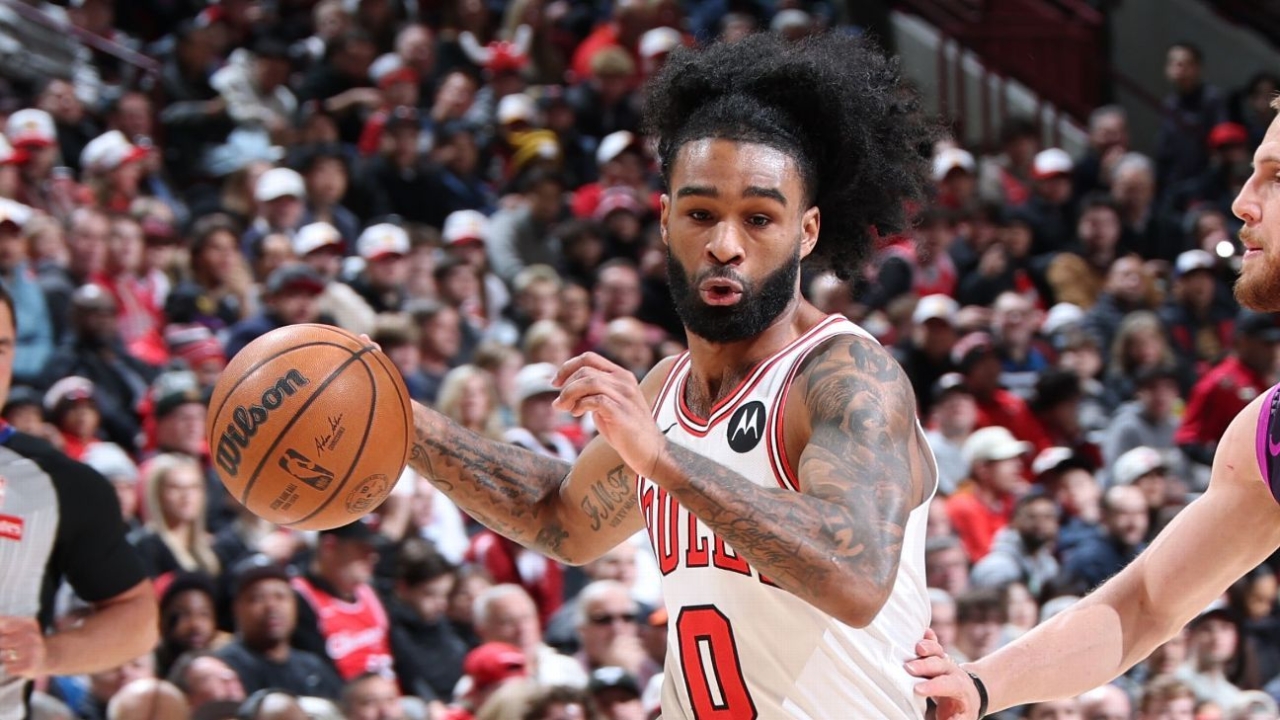 Bulls' Coby White, Josh Giddey exit Wolves loss with injuries 1