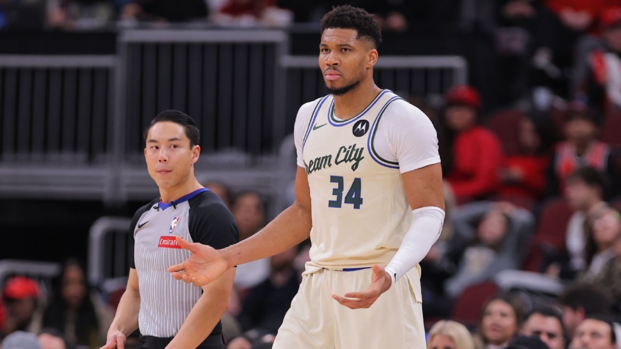 What do the present and future hold for the Bucks as Giannis Antetokounmpo returns? 1