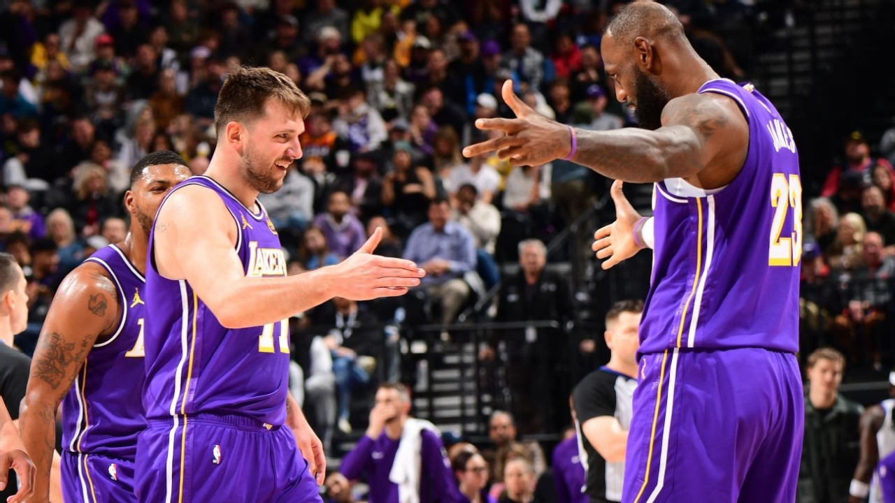 Doncic carries Lakers, pokes holes in 45-point triple-double 1