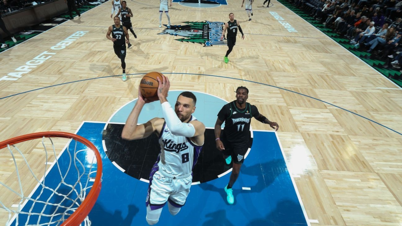 Kings lose leading scorer LaVine (ankle) vs. Timberwolves 1