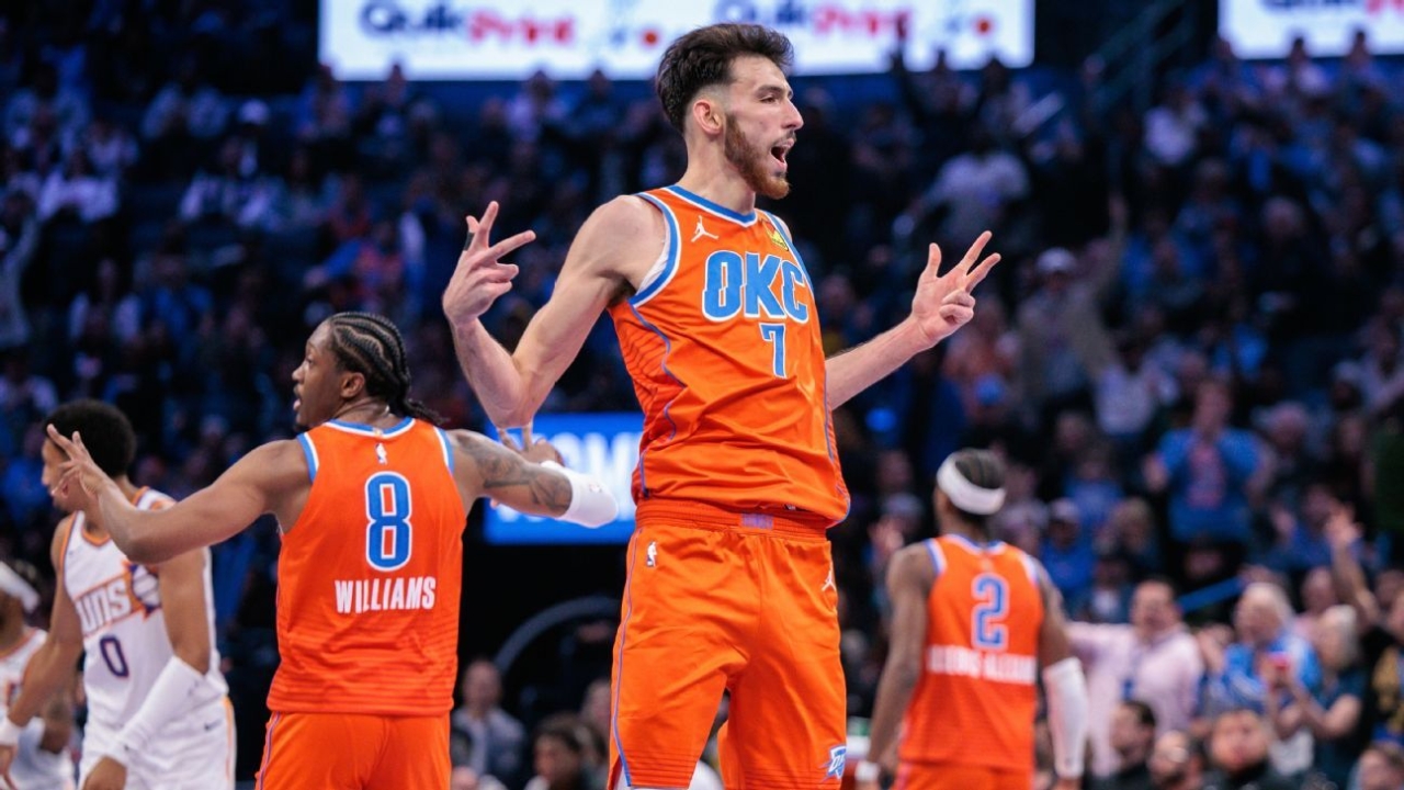 Thunder blow out Suns, match 73-win Warriors with 24-1 start 1