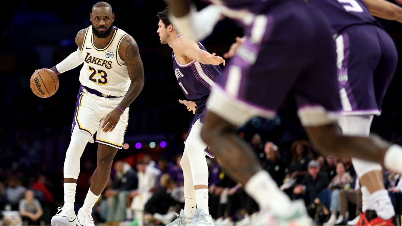 LeBron James, Luka Doncic help Lakers end skid: 'It starts with us' 1