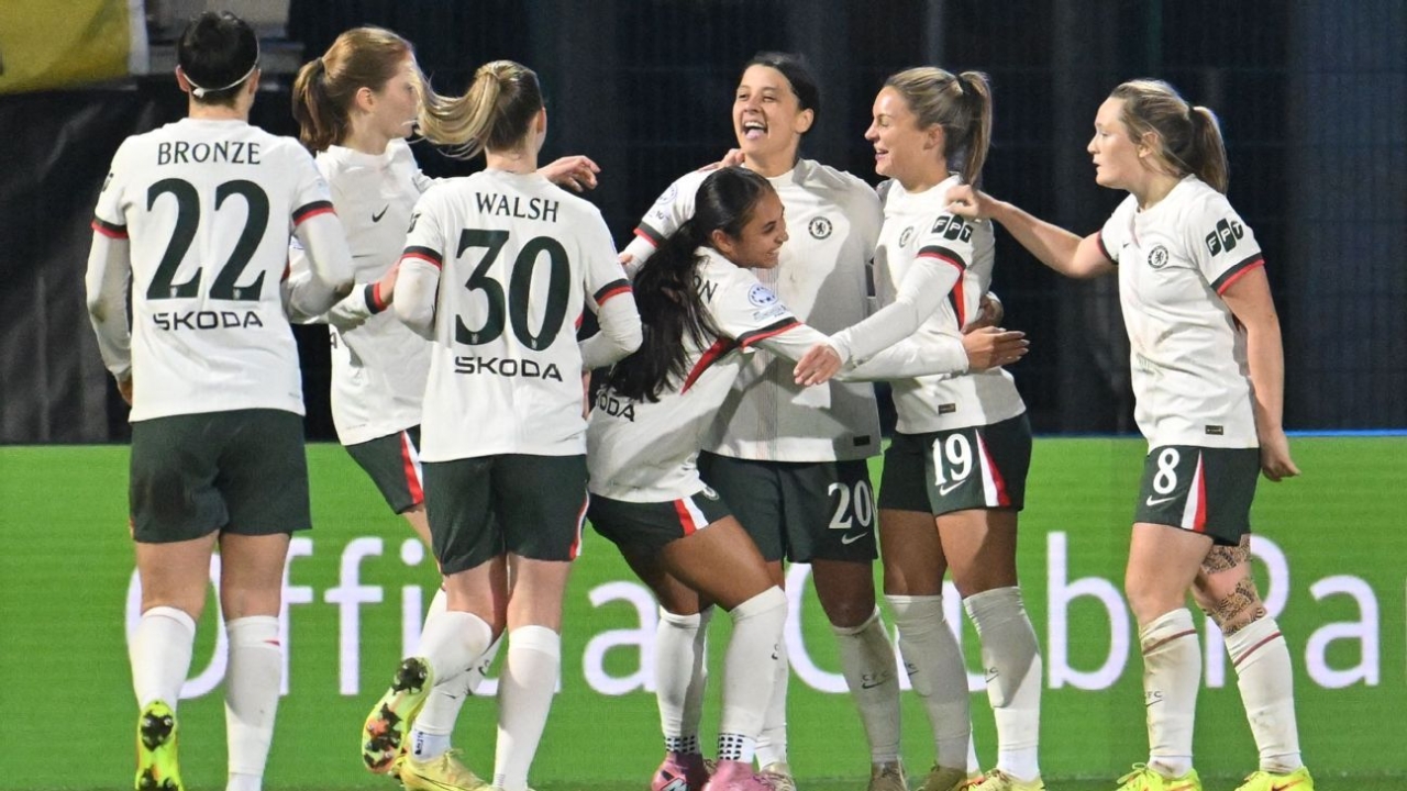 Chelsea and Bayern reach UWCL quarterfinals on hectic night 1