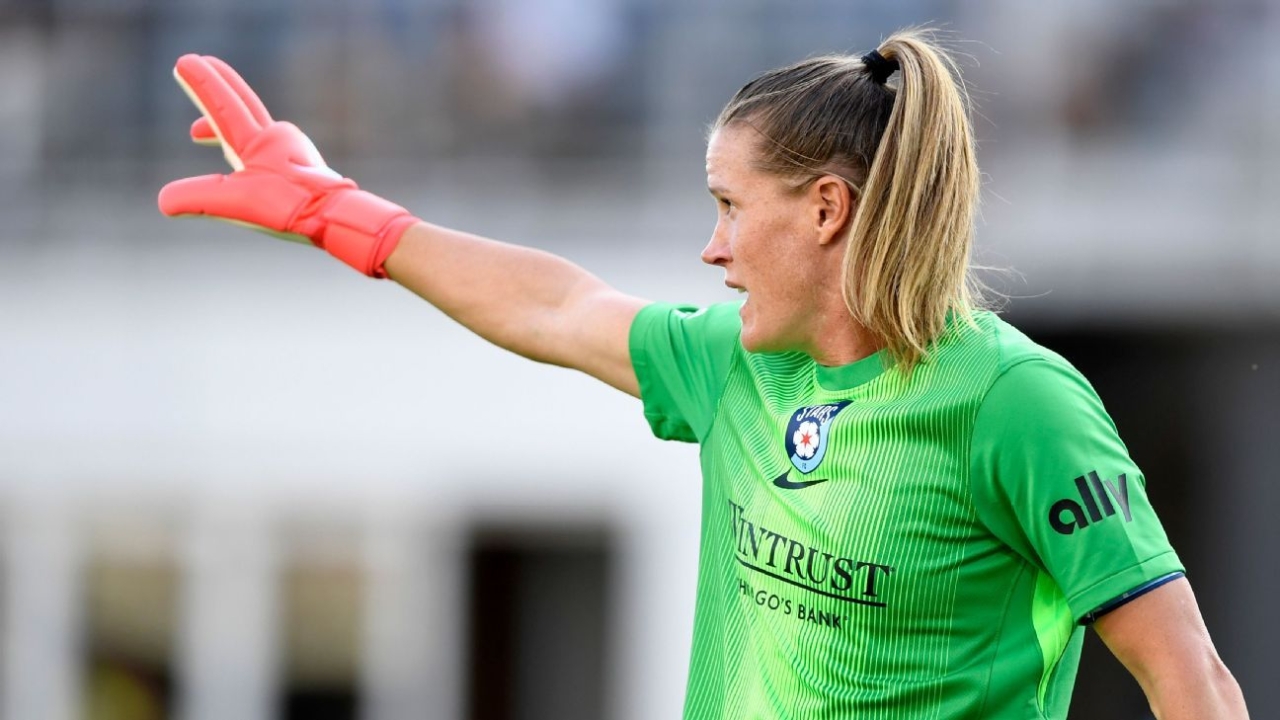 Chicago Stars secure goalkeeper legend Alyssa Naeher through 2026 1