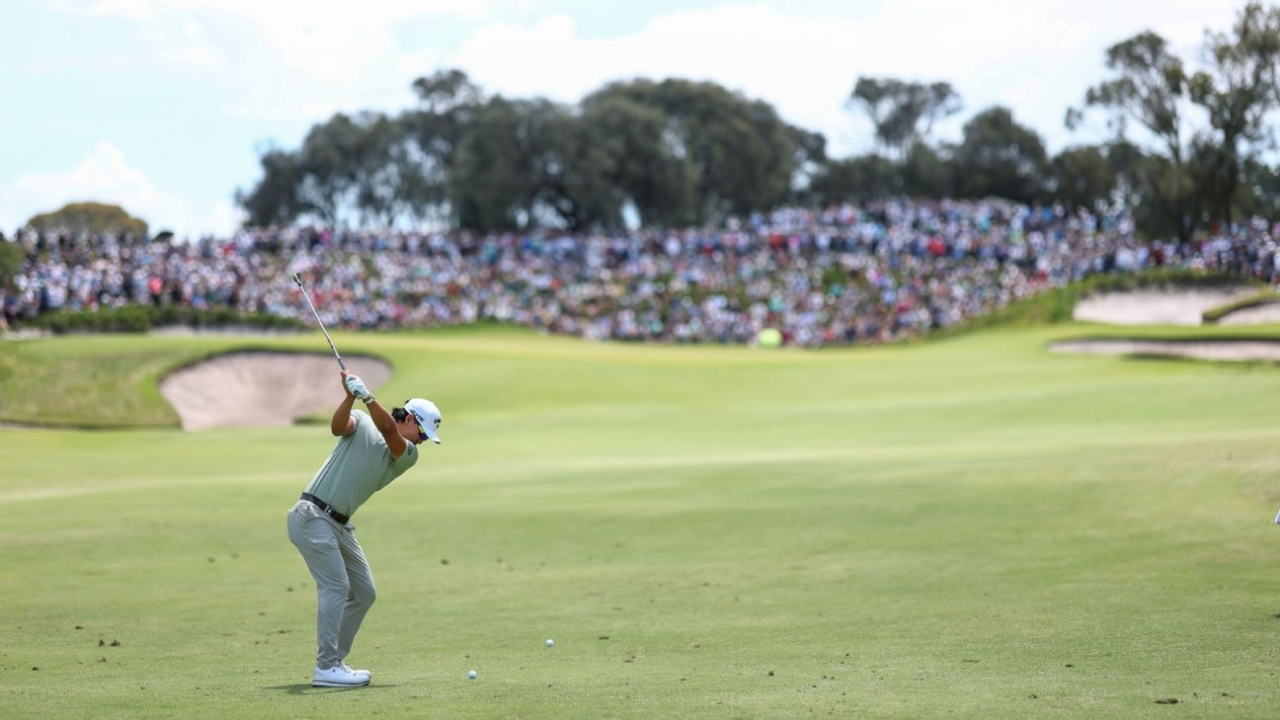 Aussie stars light up the Open as McIlroy hangs tough 1