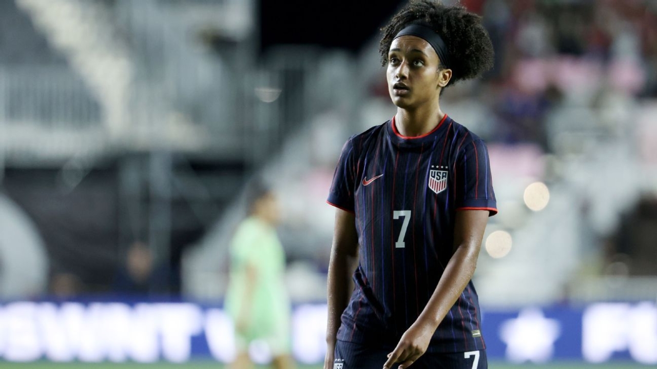 Emma Hayes sets high bar for USWNT teen Lily Yohannes 1
