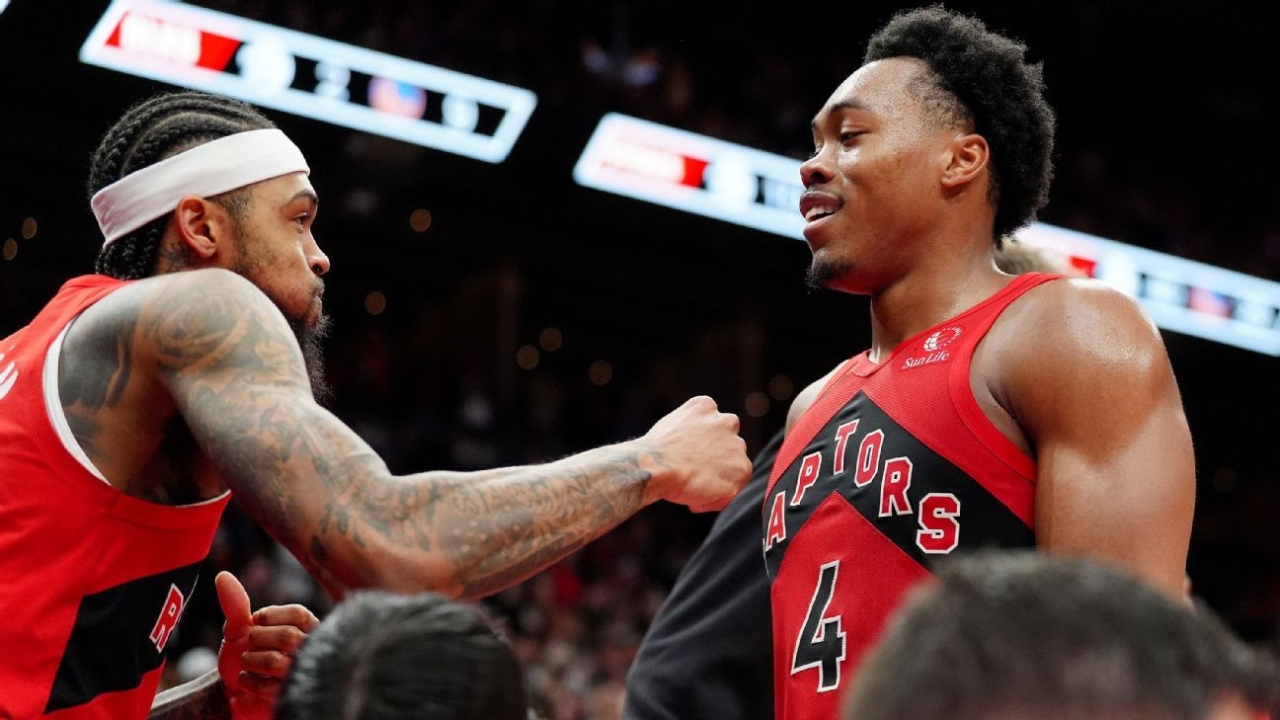 Scottie Barnes ties Raptors record with 25 rebounds as part of triple-double 1