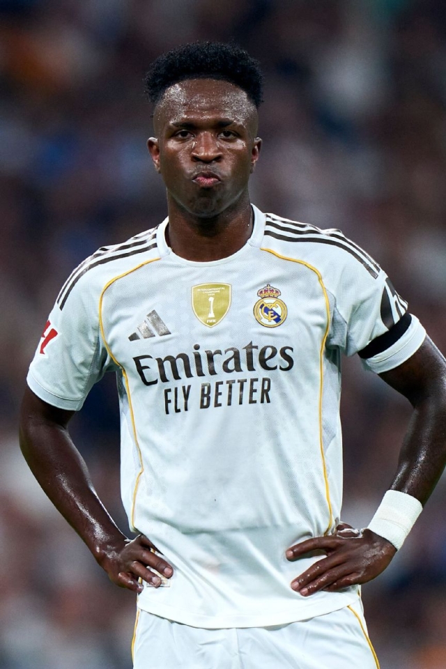 If Liverpool want to replace Salah, only a few options match up 2