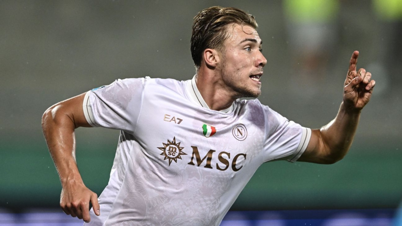 Rasmus Højlund 'formality' to stay at Napoli amid Man United clause 1