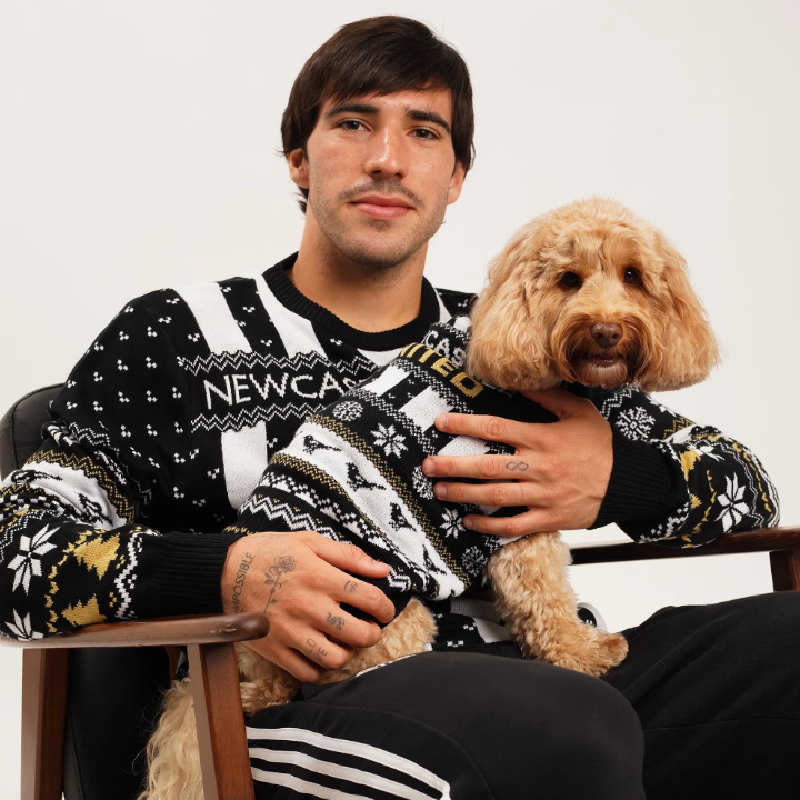 Rating 2025's Christmas sweaters from top soccer teams 17