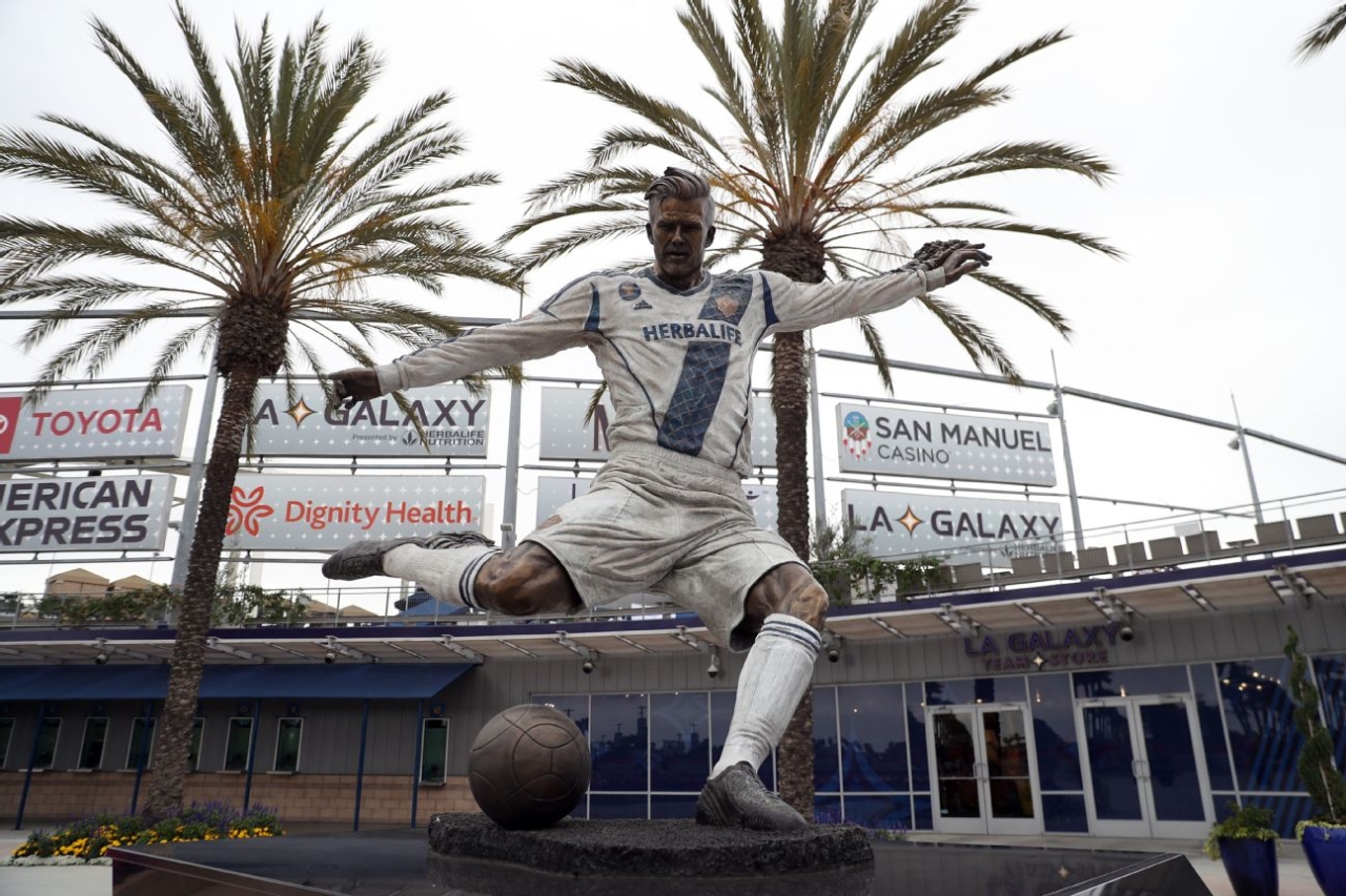 Soccer statues: Messi, Ronaldo, Beckham among best and worst tributes 5