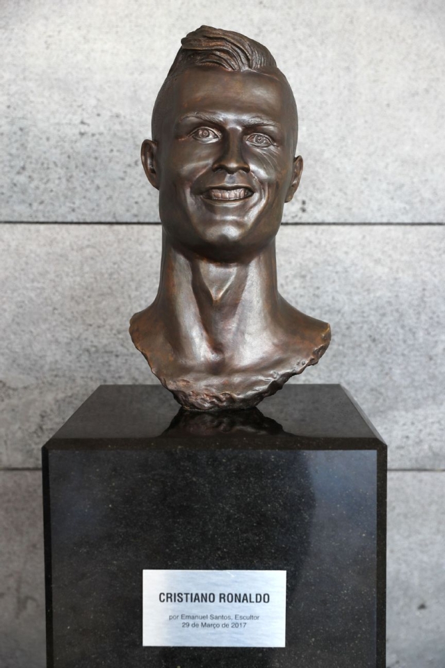 Soccer statues: Messi, Ronaldo, Beckham among best and worst tributes 15