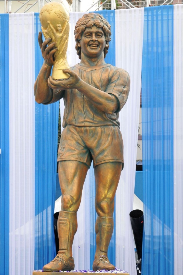 Soccer statues: Messi, Ronaldo, Beckham among best and worst tributes 16