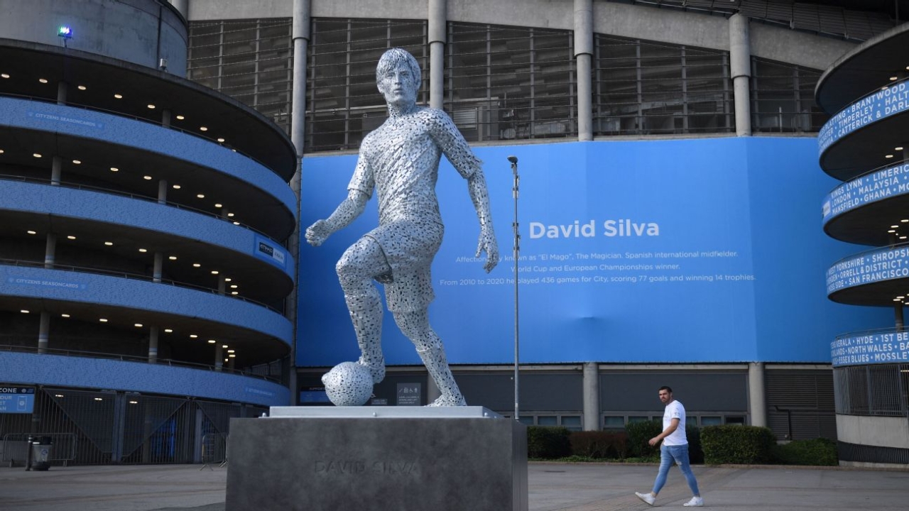 Soccer statues: Messi, Ronaldo, Beckham among best and worst tributes 8