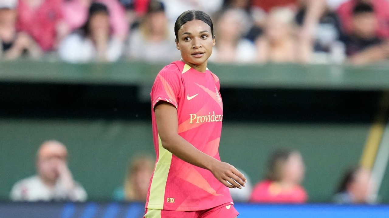 Sophia Wilson exercises NWSL record $1M player option with Thorns 1